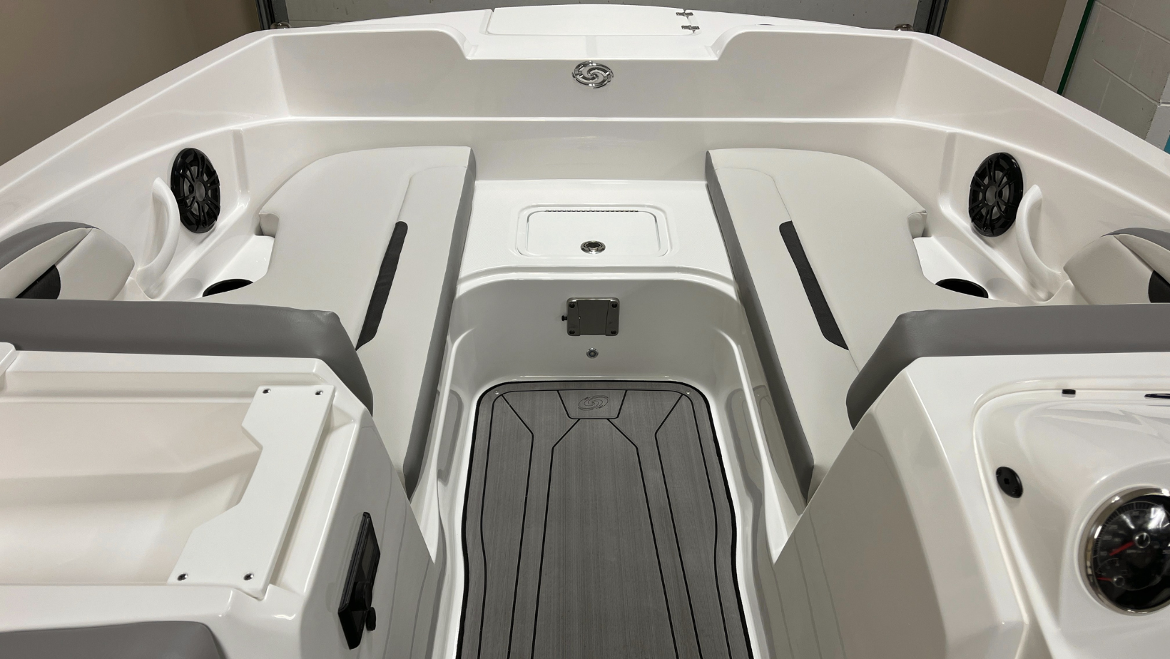 2023 Hurricane SunDeck Sport 205 OB Base - Photo 19